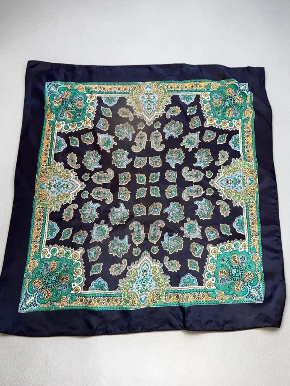 Sally Gee Vintage 22